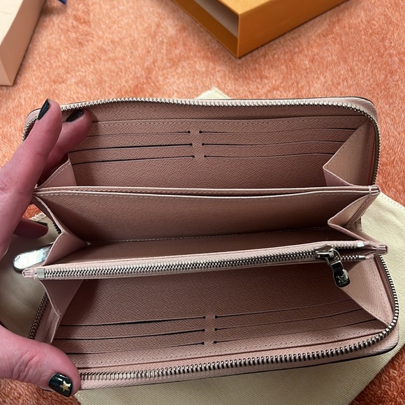 Louis Vuitton zippy wallet. Pale pink - Picture 3 of 7